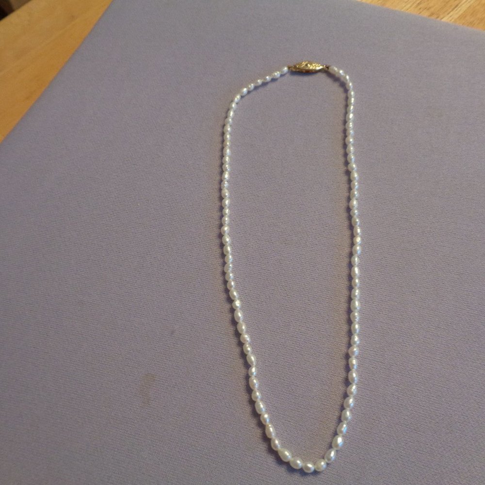 seed pearl necklace 17 inches uniform strand w/yg clasp